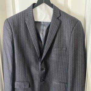 MENS 3 PIECE SUIT - GRAY PINSTRIPE - 38W PANTS - 42L JACKET